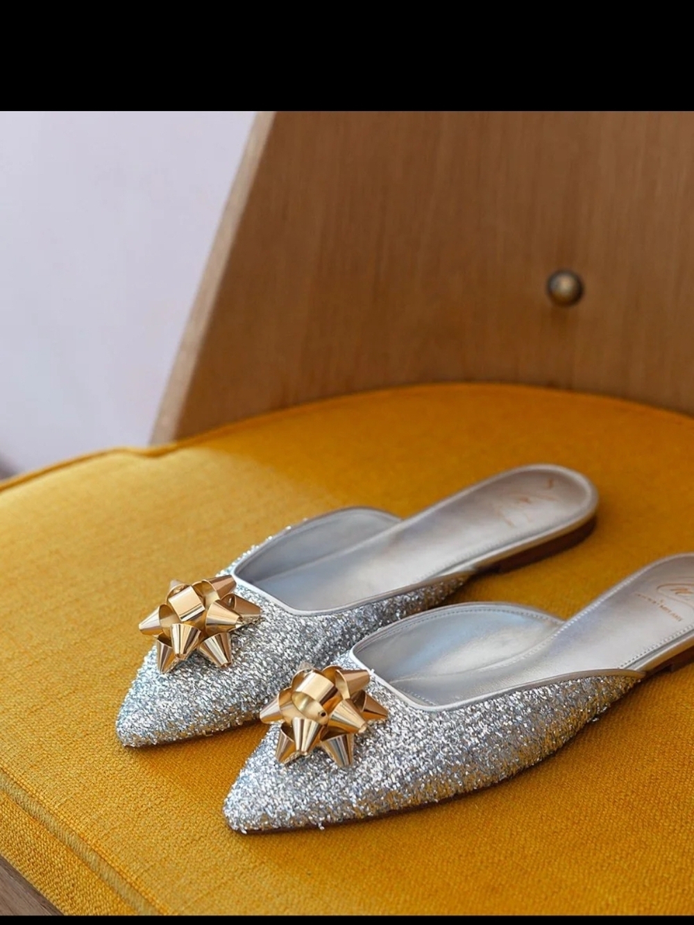 ANTONIO MELANI The Nat Note Silver Glitter Pointed Mule with Gold Bow